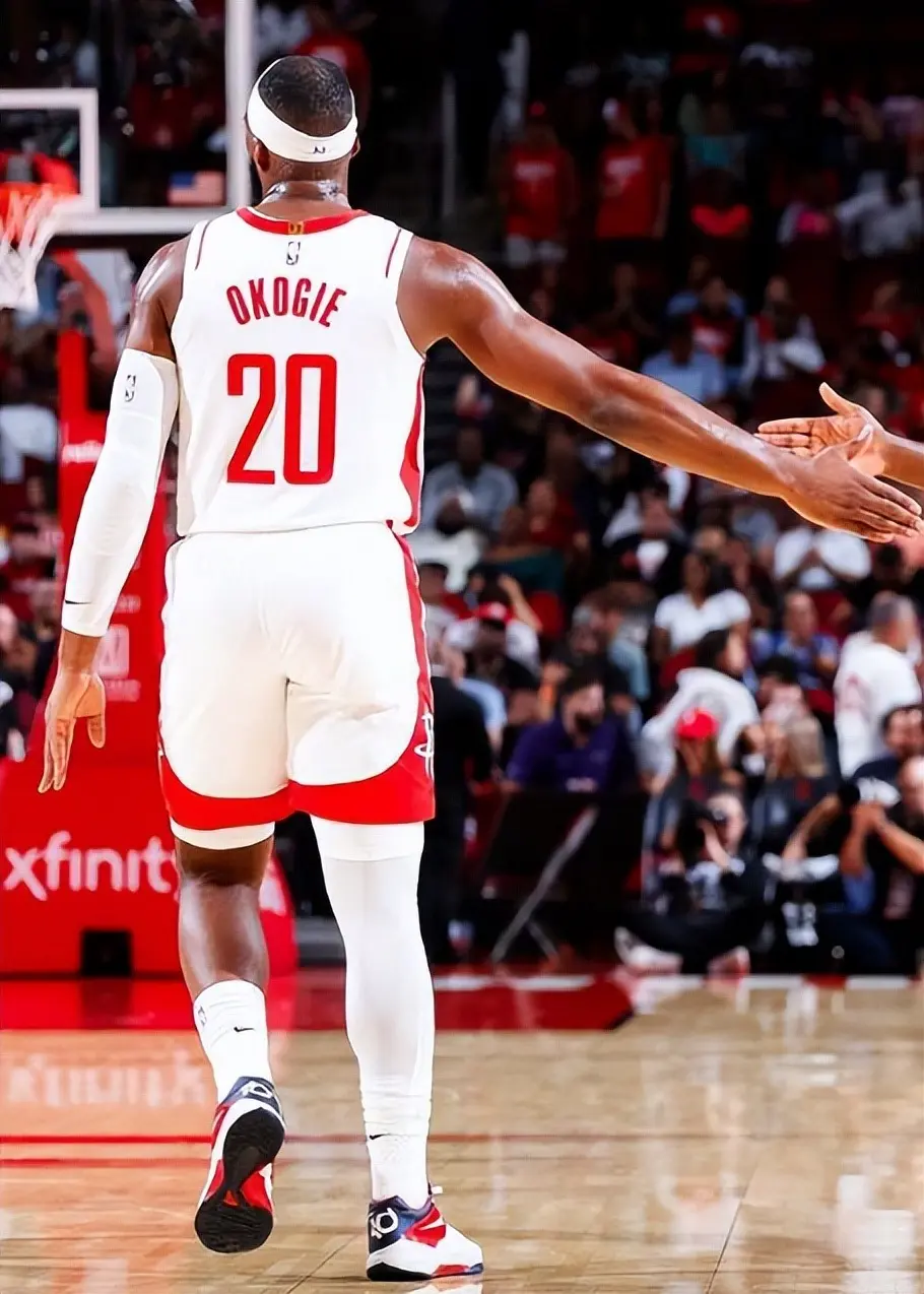 有多支球队, 奥科吉的特, 一场