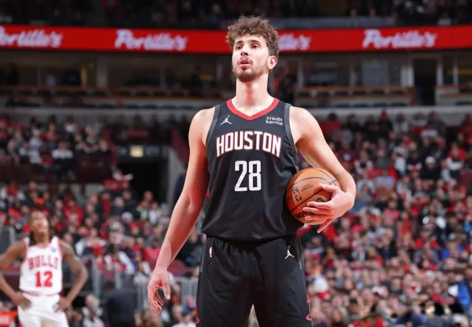 而且前, 霍勒迪有可